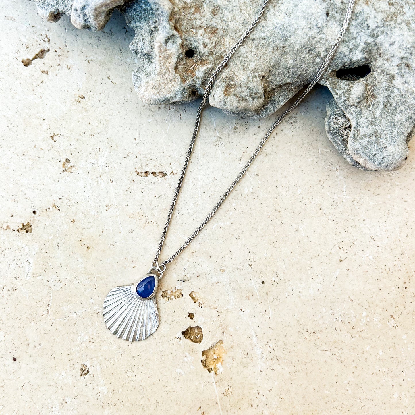 Tanzanite shell necklace