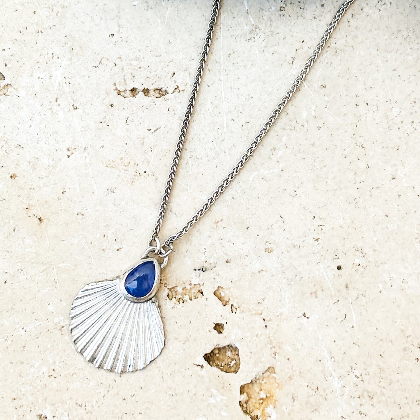 Tanzanite shell necklace