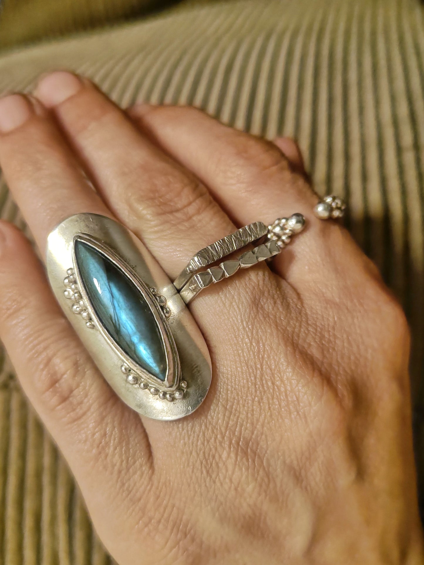 Underwater ring Labradorite